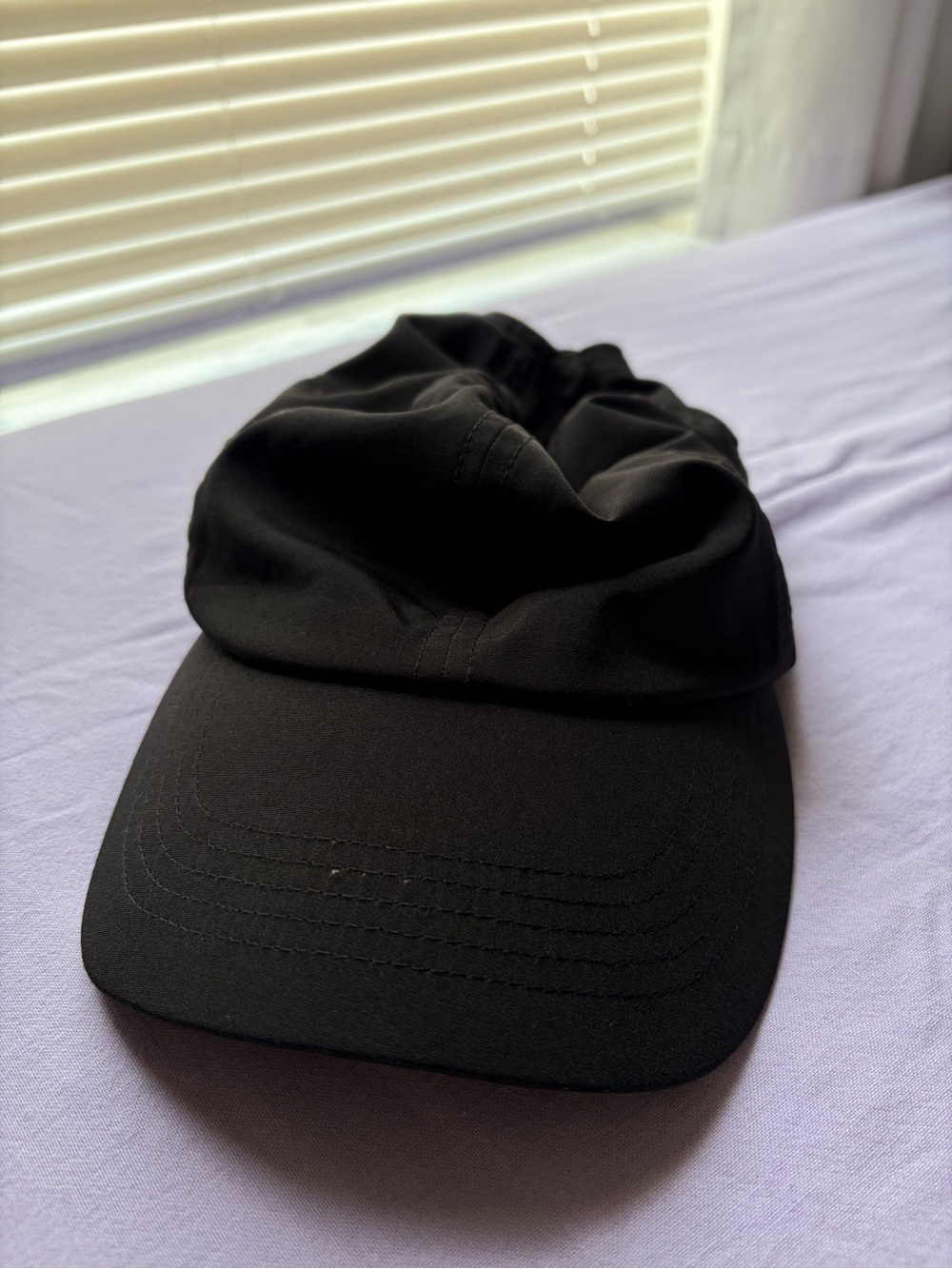 Black Ruched Elastic-Back Cap